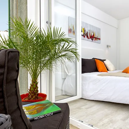 Victoria Apartment *